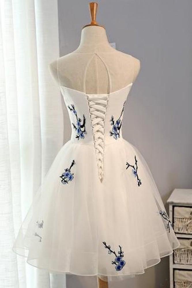 A Line White Embroidery Short Knee-length Tulle Sleeveless Open Back Homecoming Dress JS211